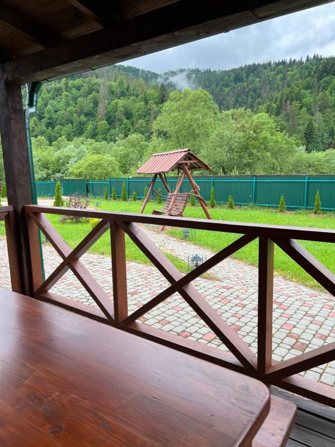 Veranda Микуличин Екстериор снимка