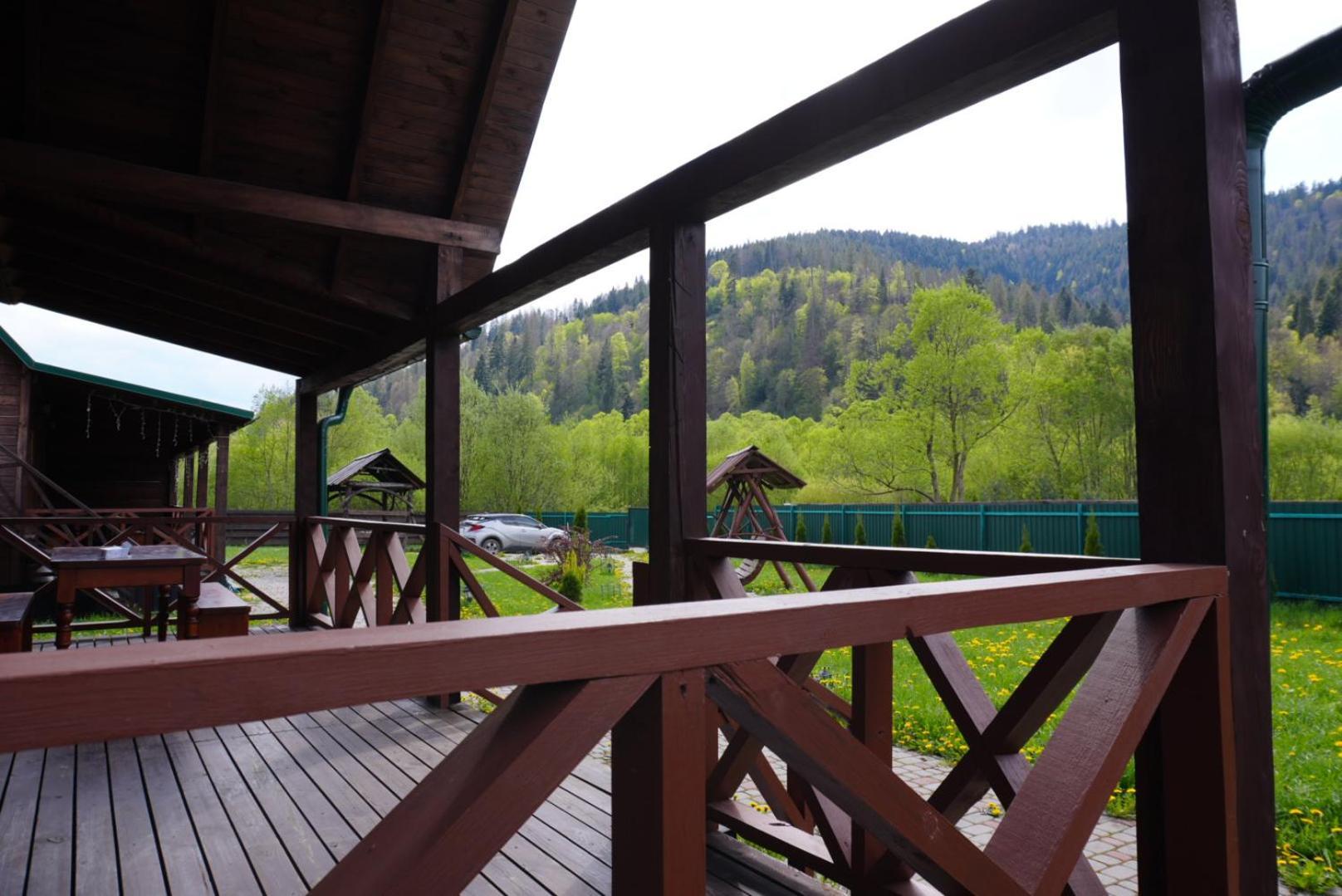 Veranda Микуличин Екстериор снимка